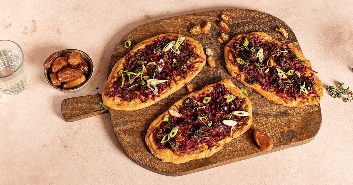 Bio Rezept Von Justina Wilhelm Flammkuchen Mit Roter Bete Und Datteln