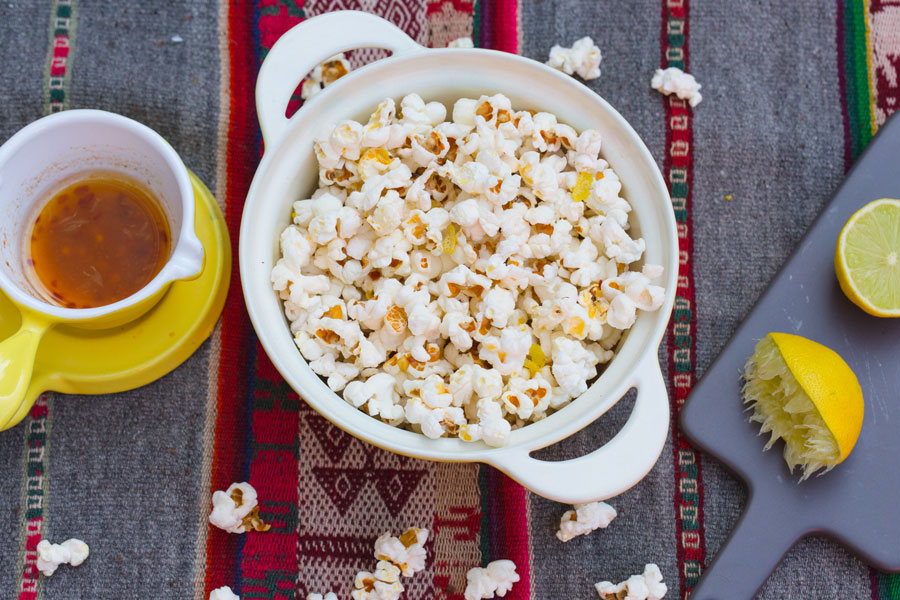 Popcorn with lime, cayenne and chili flavor