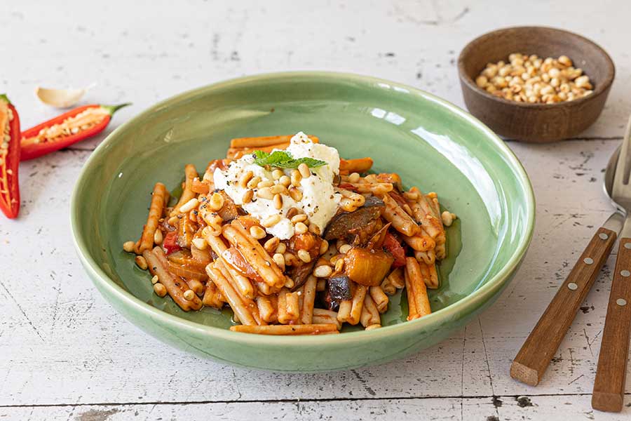 Casarecce mit Aubergine und Ricotta