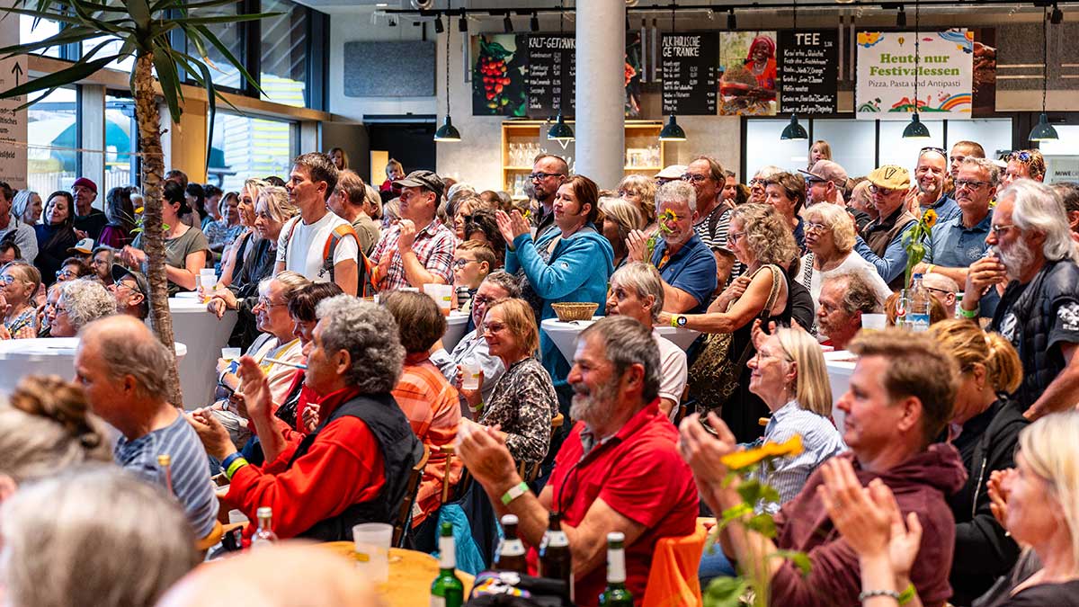 Volles Haus zum Well-Brüder Konzert im Rapunzel Welt Atrium